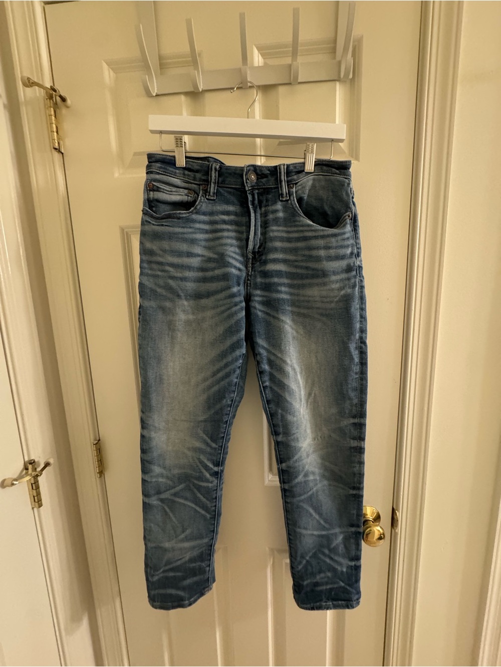 American Eagle Slim Straight Faded Blue Jeans